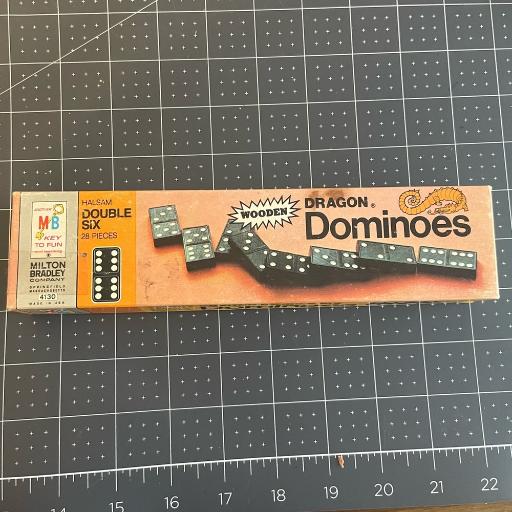 Vintage 1970’s milton bradley dominoes